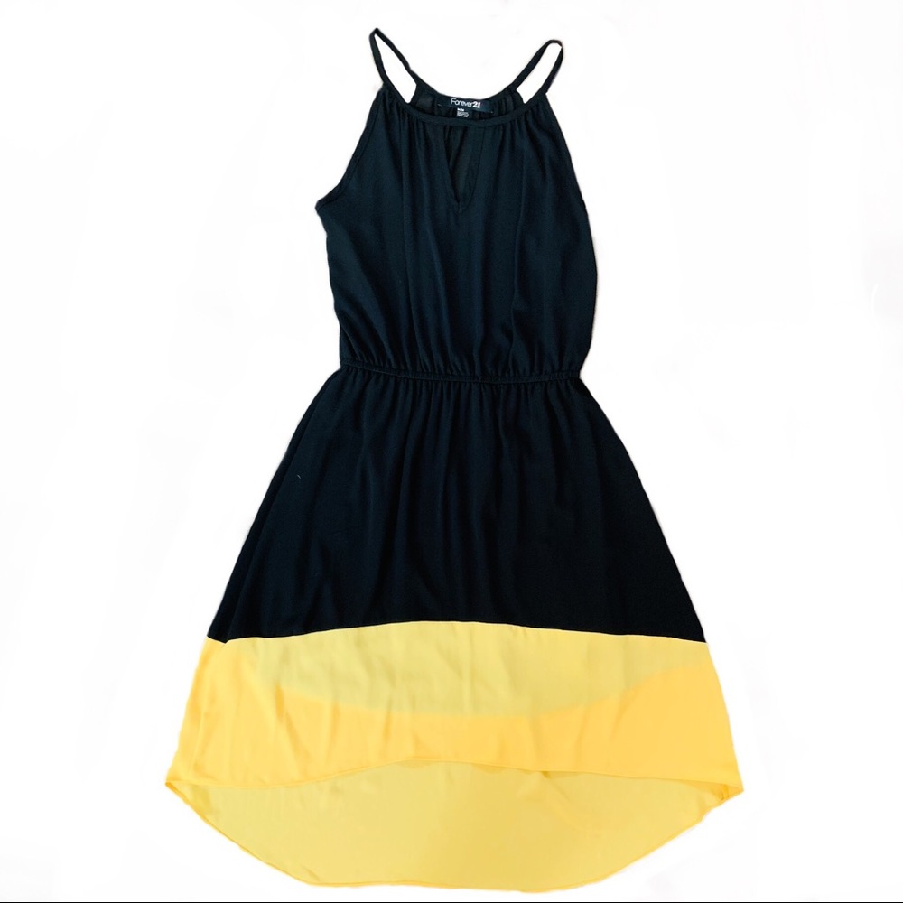 ⭐️ F21 black color-block dress